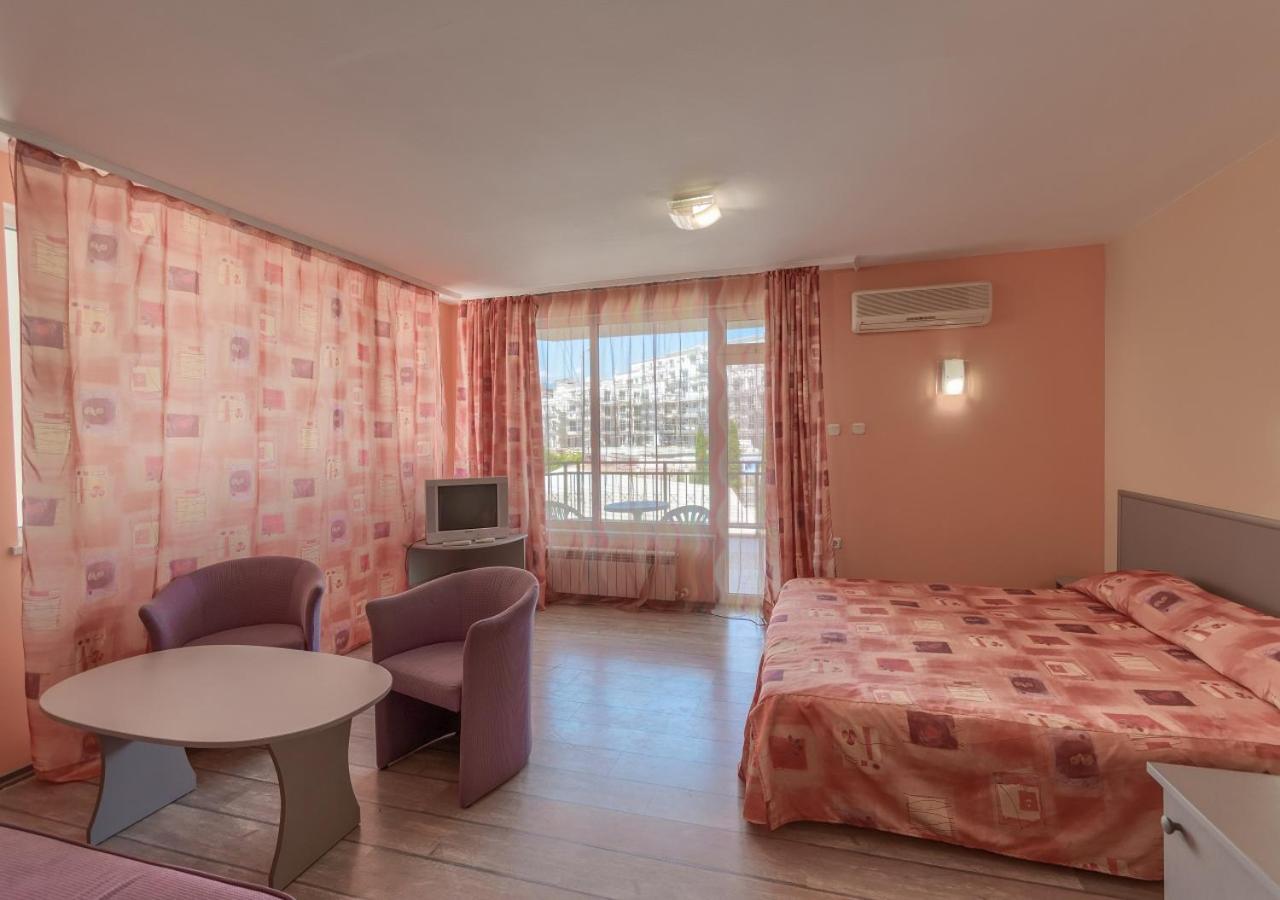 Hotel Fantastiko Ravda Exteriér fotografie